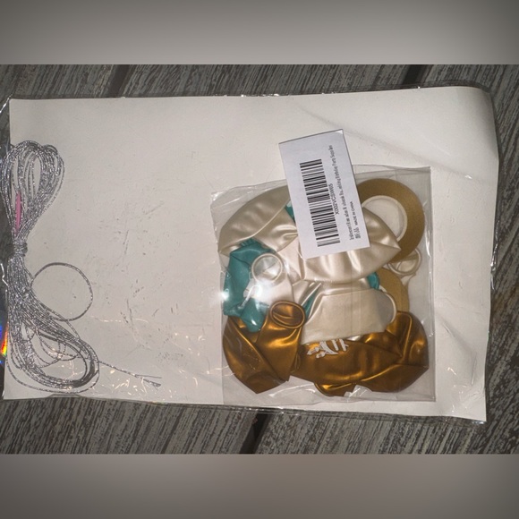 Party Decorating Bundle of Back Drops and Party Decor - Picture 8 of 12